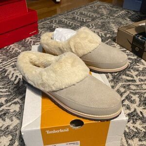 Womens Timberland slipper- Joslyn light taupe suede size 10